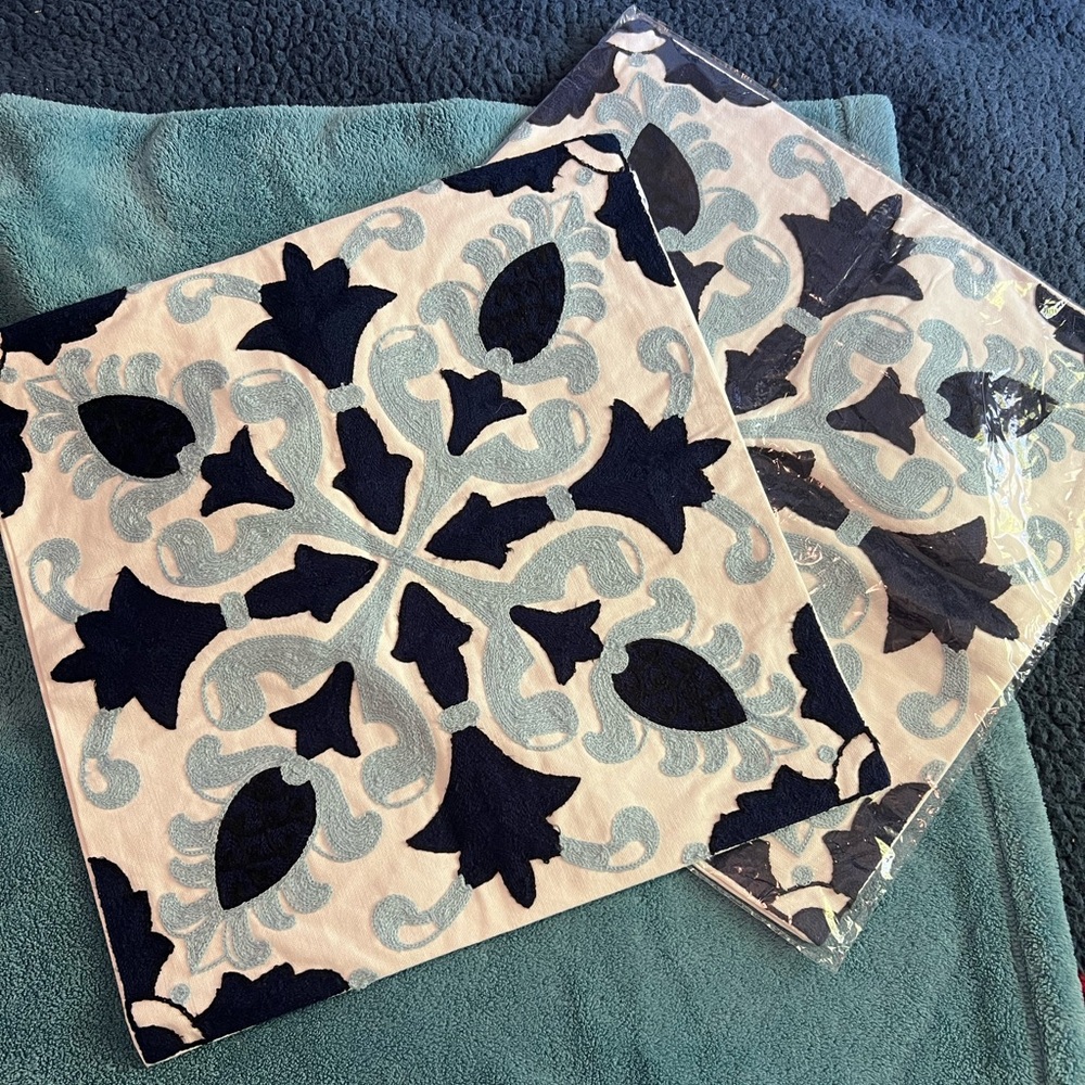 SAM WELL 2 blue black white embroidered floral square pillow cases